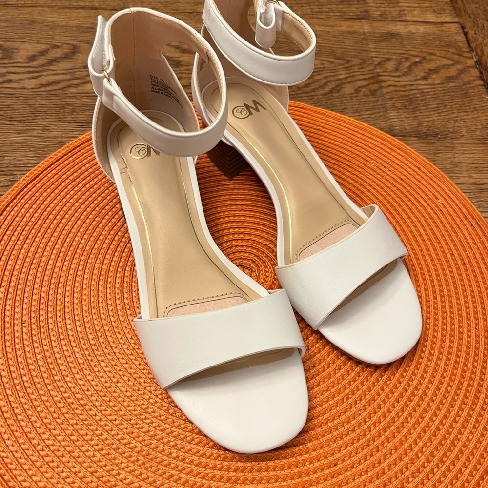 Chelsea Moreland Block Heels Size 7